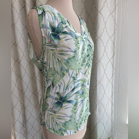 Carolina Belle Montreal Tropical Leaf Print Sleeveless Top, Size Medium - Picture 9 of 14
